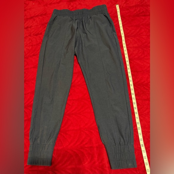 Medium Zyia perfection joggers navy blue with POCKETS Super Comfy & Lightweight - Picture 13 of 15